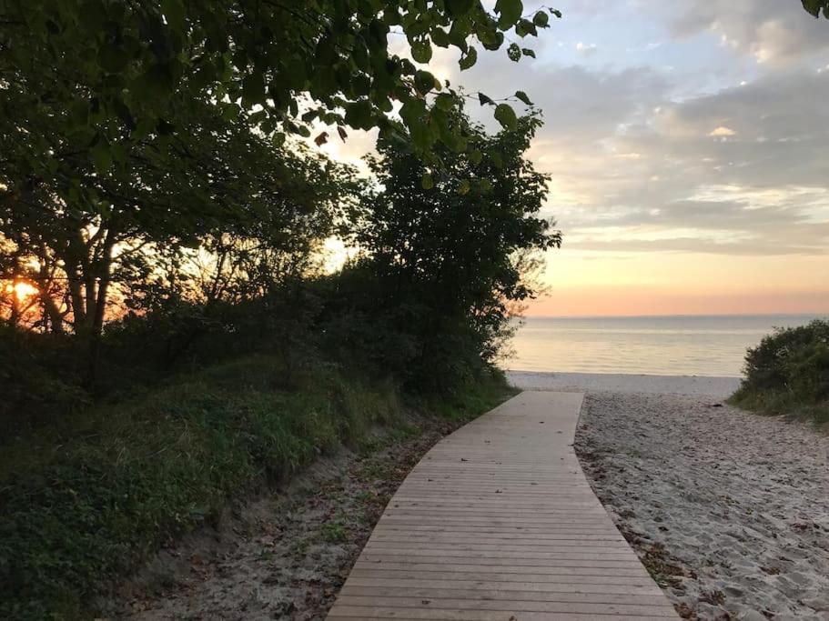 Stilvolles Reetdachhaus Coastline An Der Ostsee Gross Schwansee Exterior photo